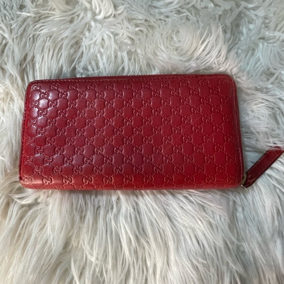 Microguccissima Heart Zip Around Wallet Red - Picture 10 of 13